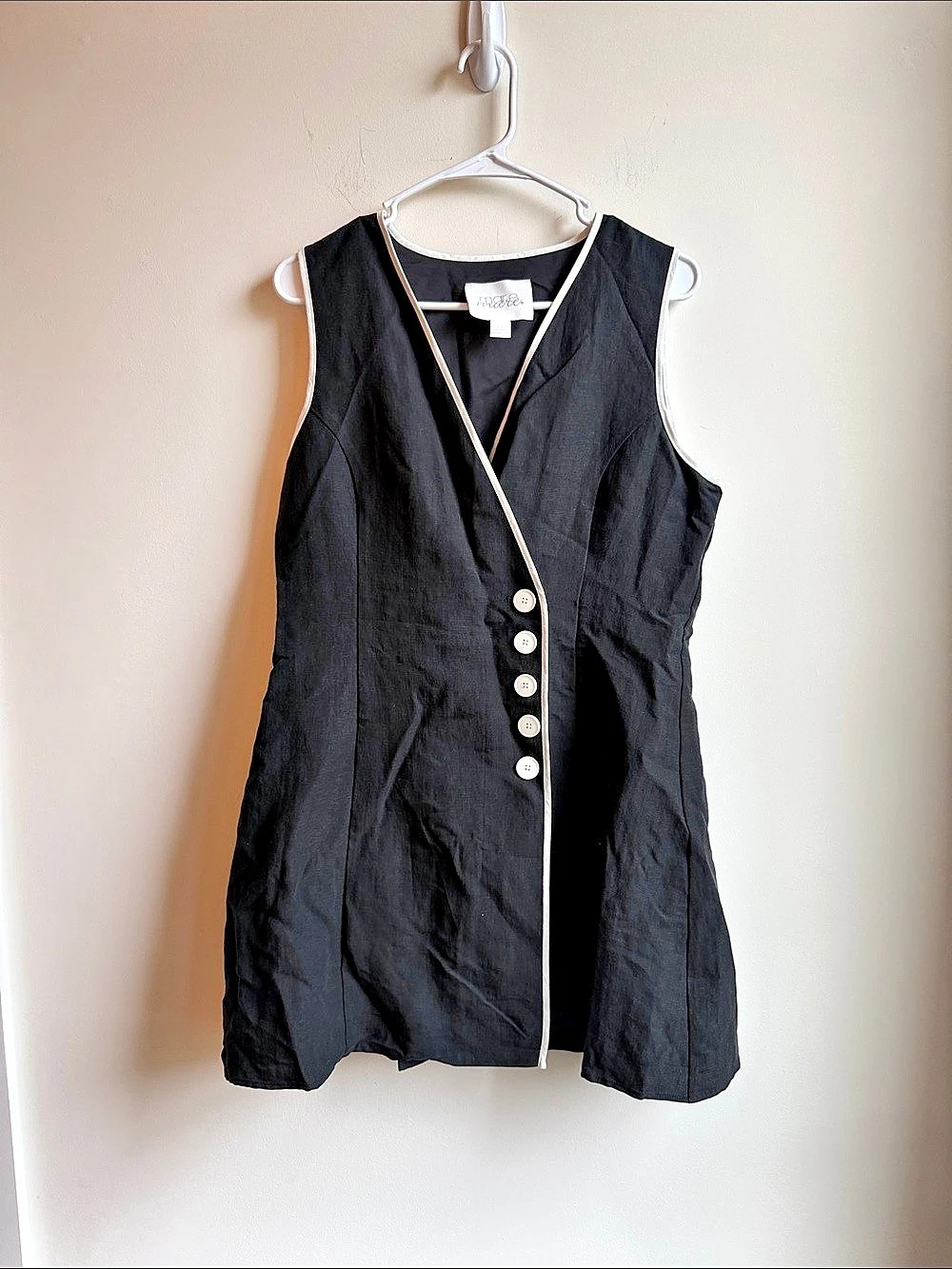 maire Piped Button Front Vest Size Large Like New